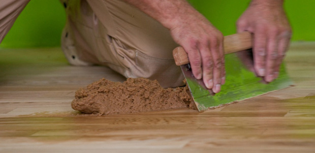 Szpachla pozwala na uzupe�nienie szczelin do 2 mm. Fot. Domalux