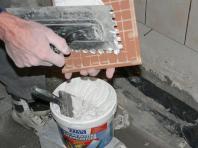 Odklejaj�ce si� p�ytki ceramiczne